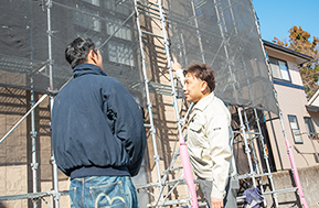 当社の平均工事価格は、外壁塗装、屋根塗装合わせて100万円前後です。