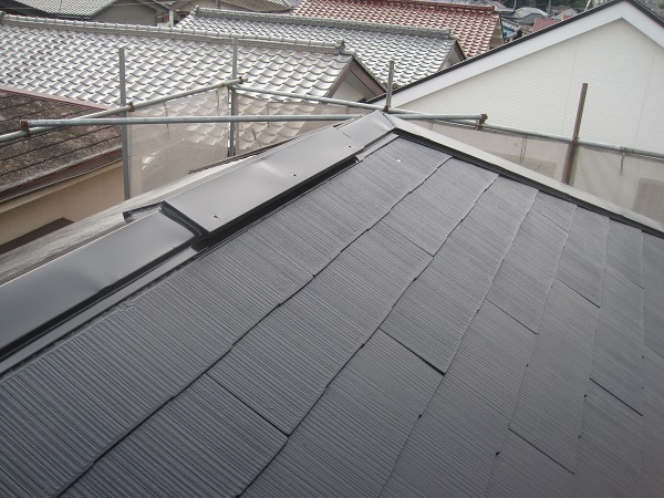 群馬県伊勢崎市　屋根カバー工法　重ね葺き工事　ガルバリウム鋼板　屋根塗装